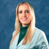 Dra. Paula Lemos Caneiro Trindade